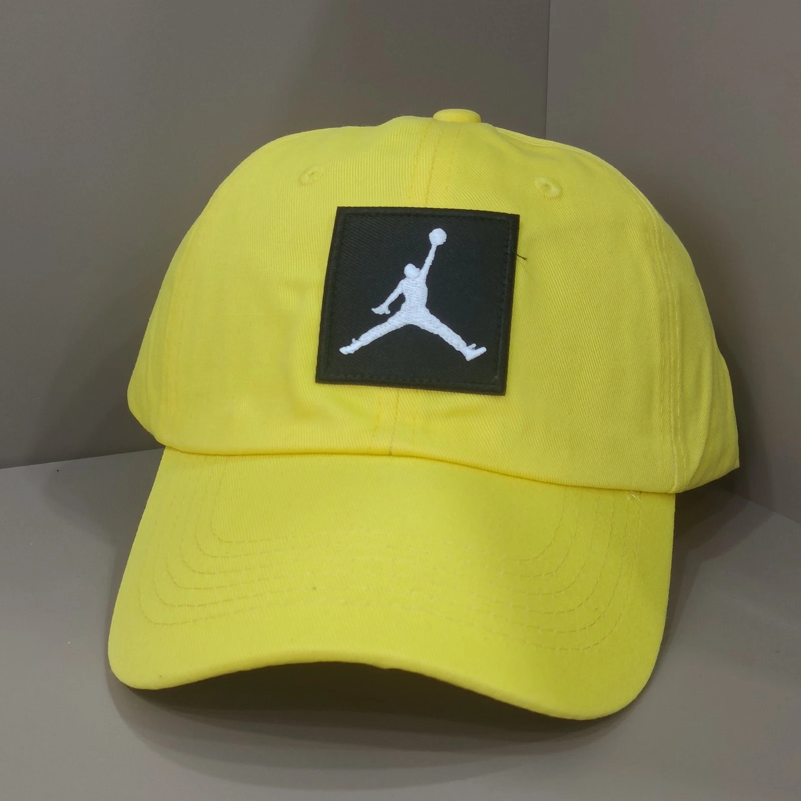 Jordan Unisex Outdoor Sports Baseball Cap with Yellow Square Logo Adjustable
Opens in a new window o