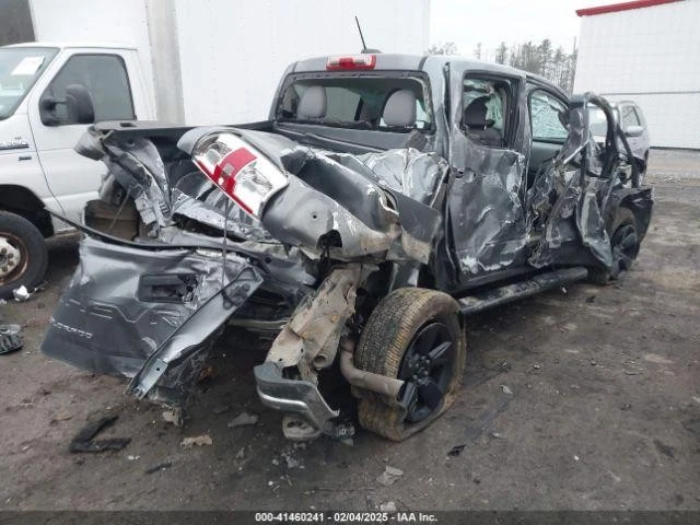 Espejo retrovisor interior delantero central usado se adapta a: Chevrolet Colorado 2021 delantero Foto 4 de 4