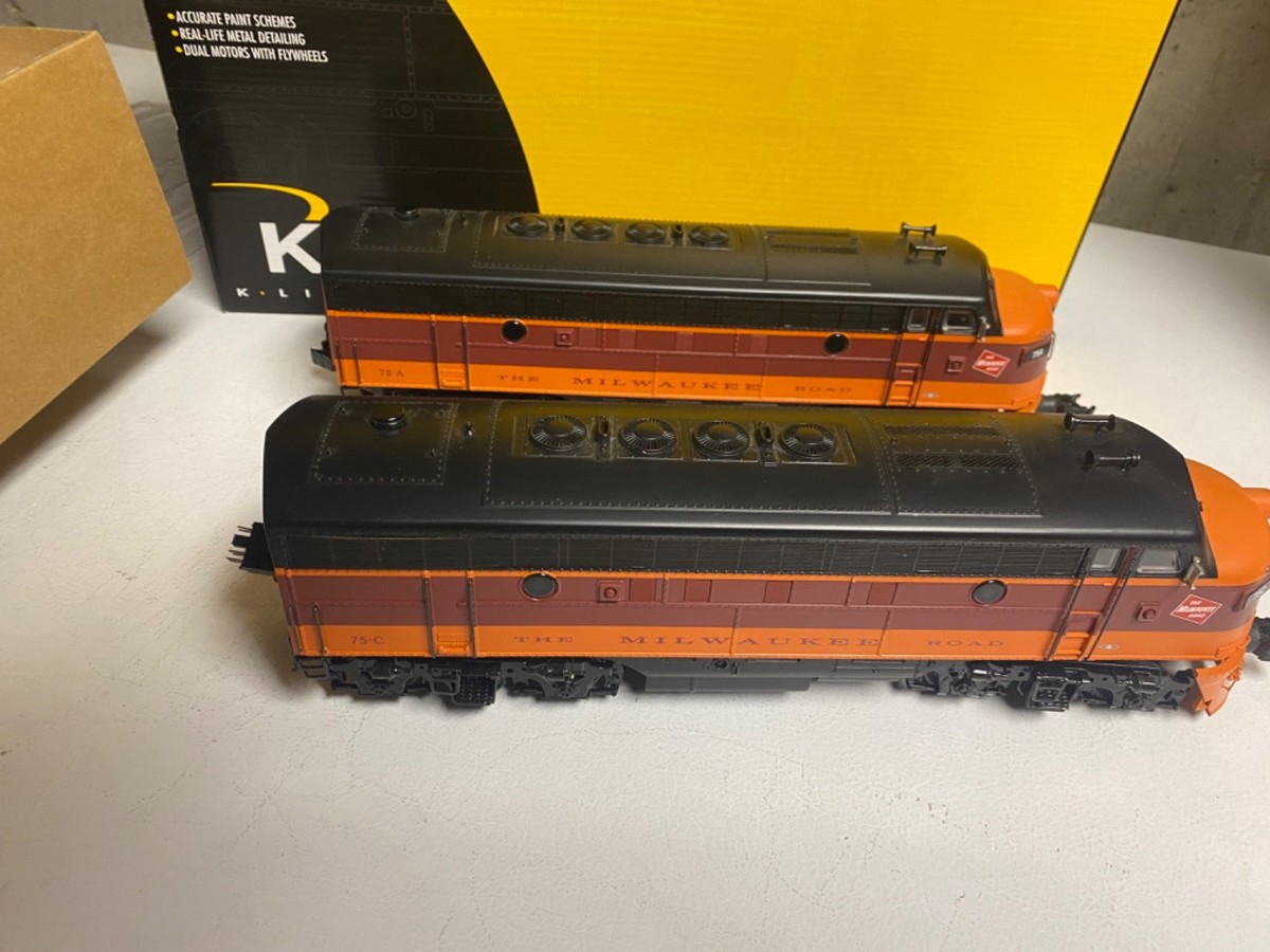 K-LINE MILWAUKEE ROAD F-7 A-A DIESEL ENGINES W/ TMCC # K-25432 for