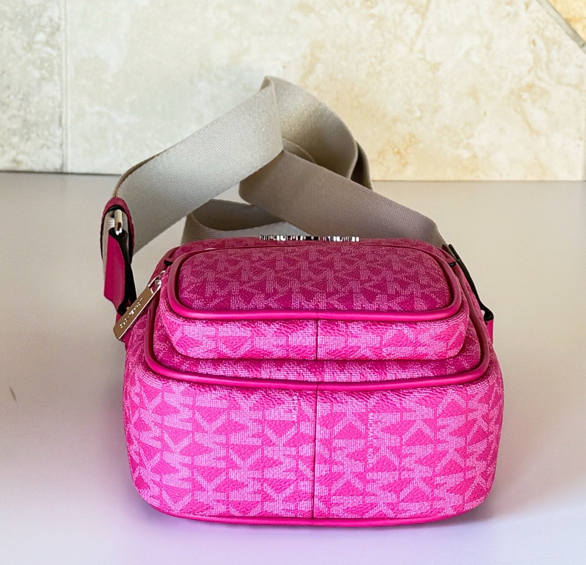 Michael Kors Jet Set Item MD North South Crossbody Flight Bag MK