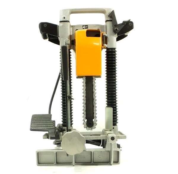 Makita Chain Mortiser 7100B TESTED DIY power tools electric wood Yellow