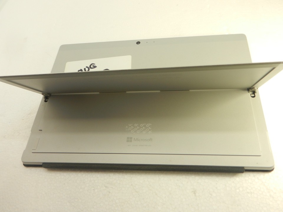 MICROSOFT SURFACE 1807 PRO 5 tABLET 256gb w/ kEYBOARD COVER ) NO AC
