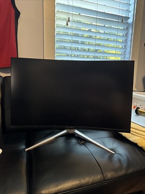 AOPEN Fire Legend 27'' Curved 165hz Monitor Used Excellent Condition.