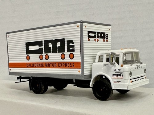 Athearn, 1:87 Scale, FORD C Box Truck, California Motor Express. HO - Picture 6 of 14