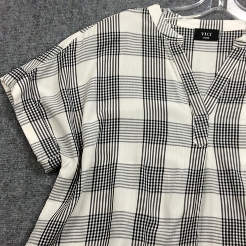 Vici Top Plaid Henley Lagenlook Size Large - Picture 6 of 11