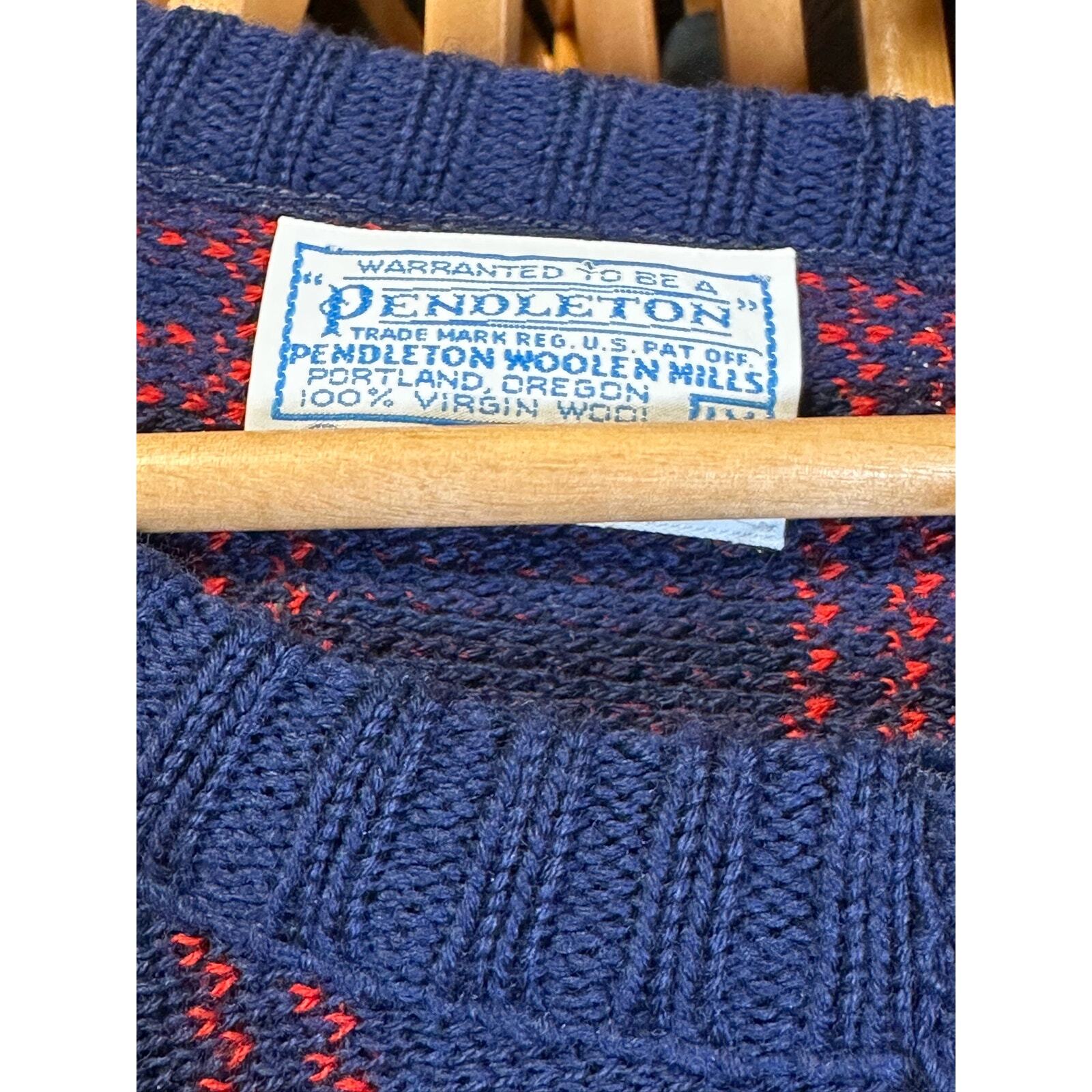 Vintage button up Pendleton sweaterShoulder pads - image 2