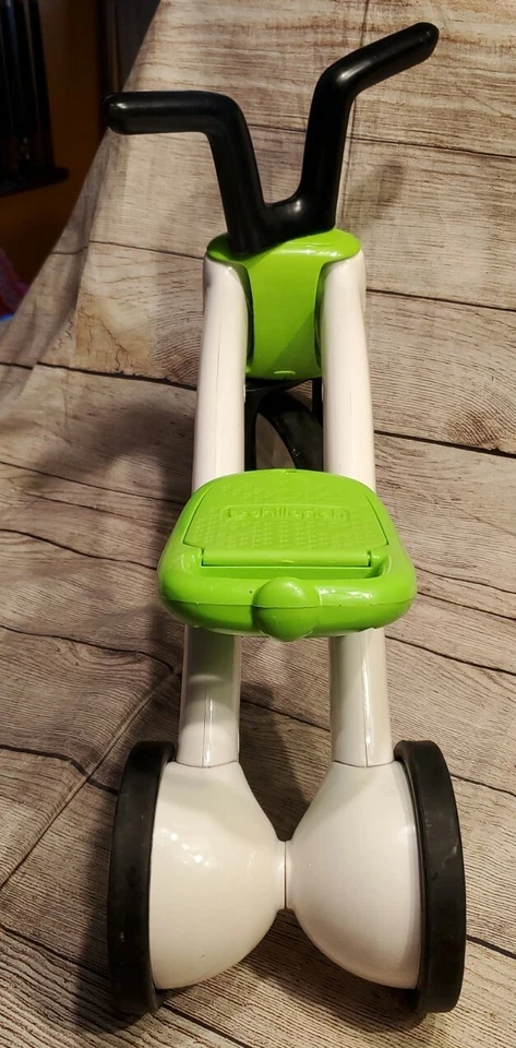 Bicicleta de Equilibrio Gradual Chillafish Bunzi 2 en 1 y Triciclo, Lima Foto 2 de 4