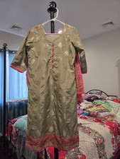 BANARASI Embroided Peach/ Sage Green 3 Pcs Salwaar Kameez Size L B 19" L 40"