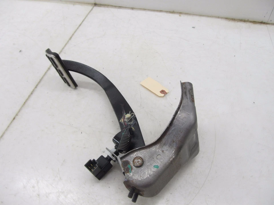 Pedal de freno delantero derecho KIA OPTIMA SX 2011-2014 OEM  Foto 3 de 4