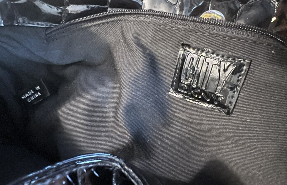 バッグ archive DKNY city leather shoulder bag archive DKNY city leather shoulder bag - メルカリ