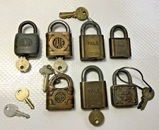 Vintage Padlock Lot 7 Locks Some Keys Yale Master Lock Illionos