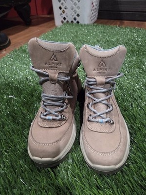 Alpine Design tan waterproof nubuck leather hiker boots Size 7.5 Womens