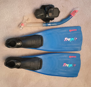 Snorkle Gear, Mares Tropic Swim Fins, Mask, Snorkel, Carry bag.  Adult size.