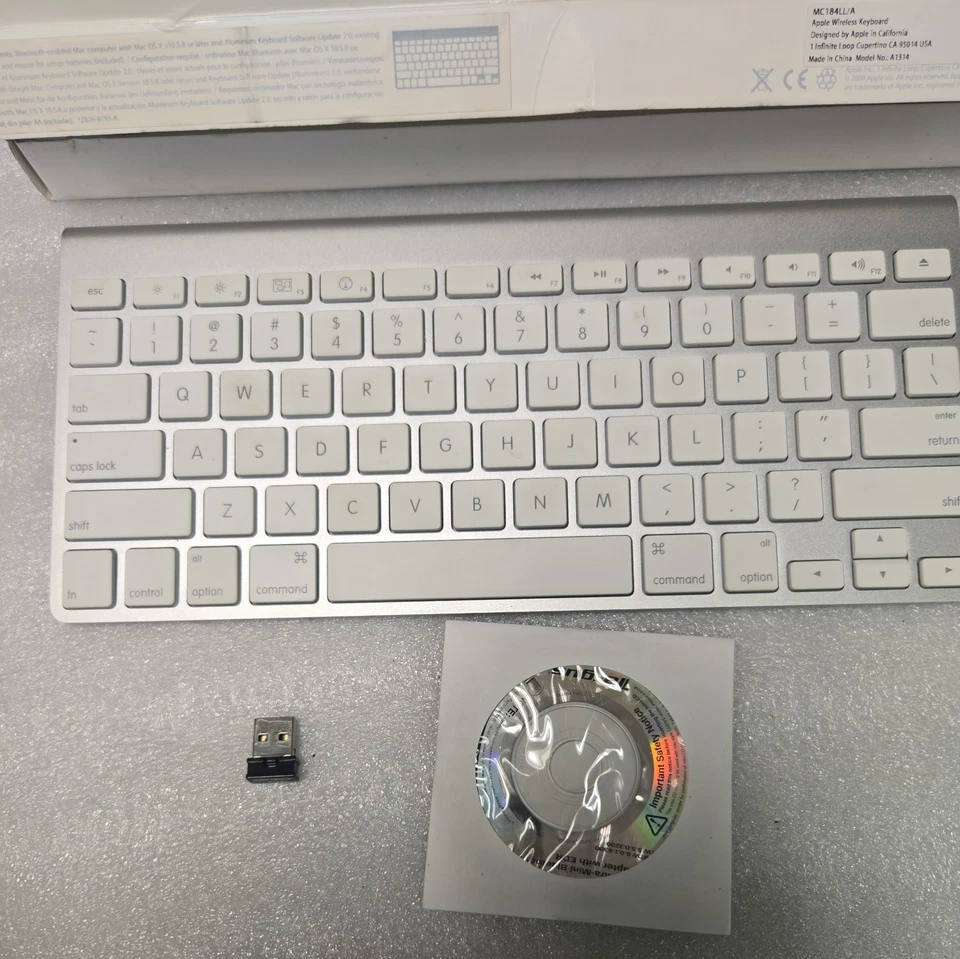OEM Genuine Apple MC184LL/A Bluetooth Wireless Keyboard Model A1314 Mac - Image 3 of 4