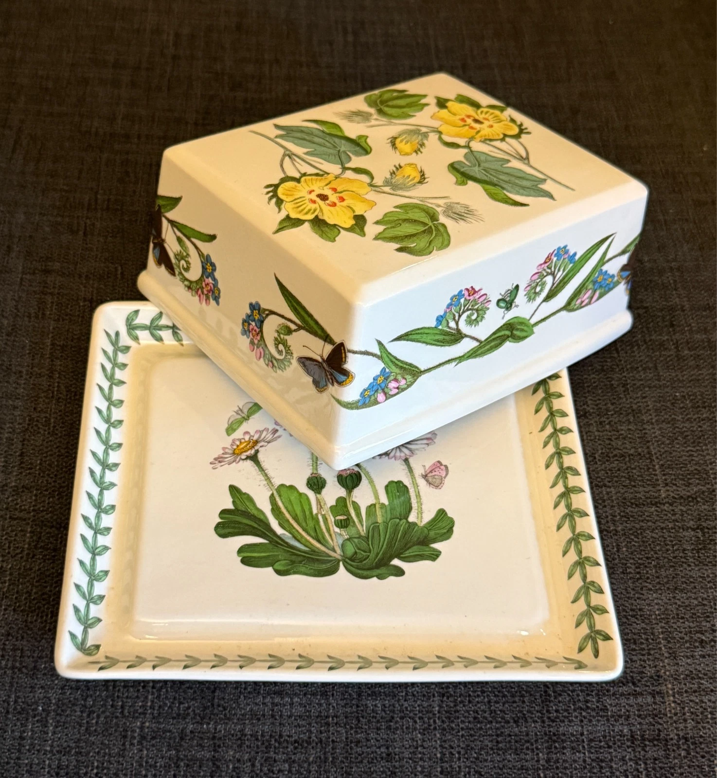 Portmeirion Botanic Garden Large Square 1 lb Covered Butter Dish England Floral
Opens in a new windo