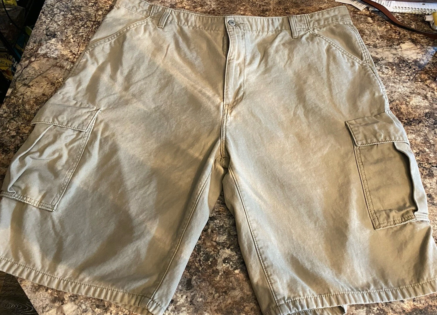 Levis Mens Cargo Shorts Size 44 Khaki Beige