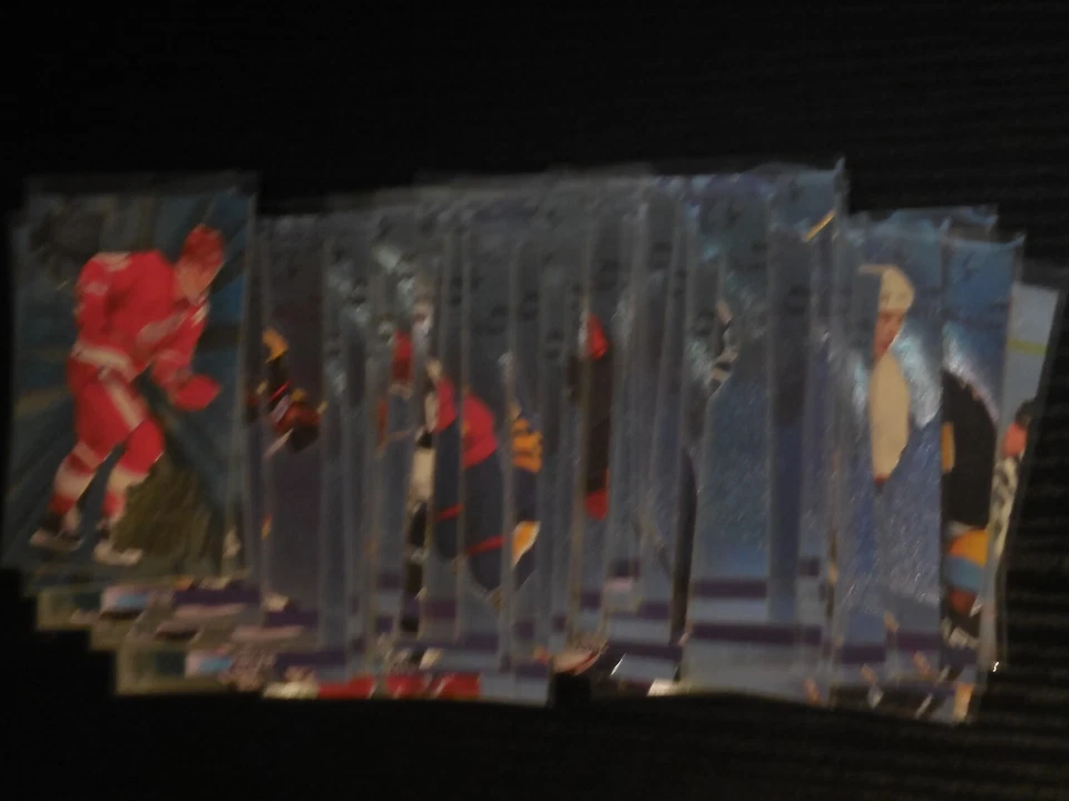 1995/1996 Fleer Metal hockey base & Insert's  U PICK - Image 2 of 2