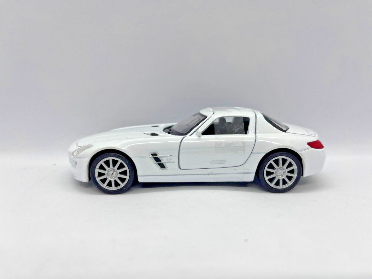 WELLY NEX MERCEDES-BENZ SLS AMG white 1:43 Scale Toy Car Diecast