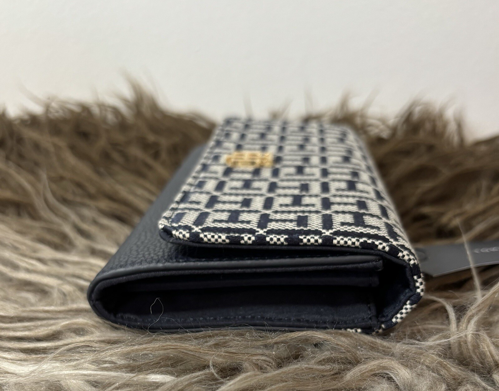 Tommy Hilfiger Wallet Women 