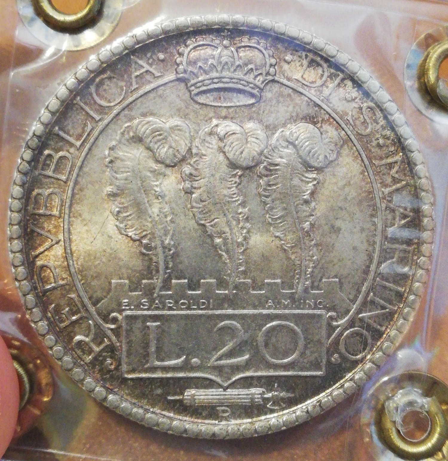 Foto 2 di 10