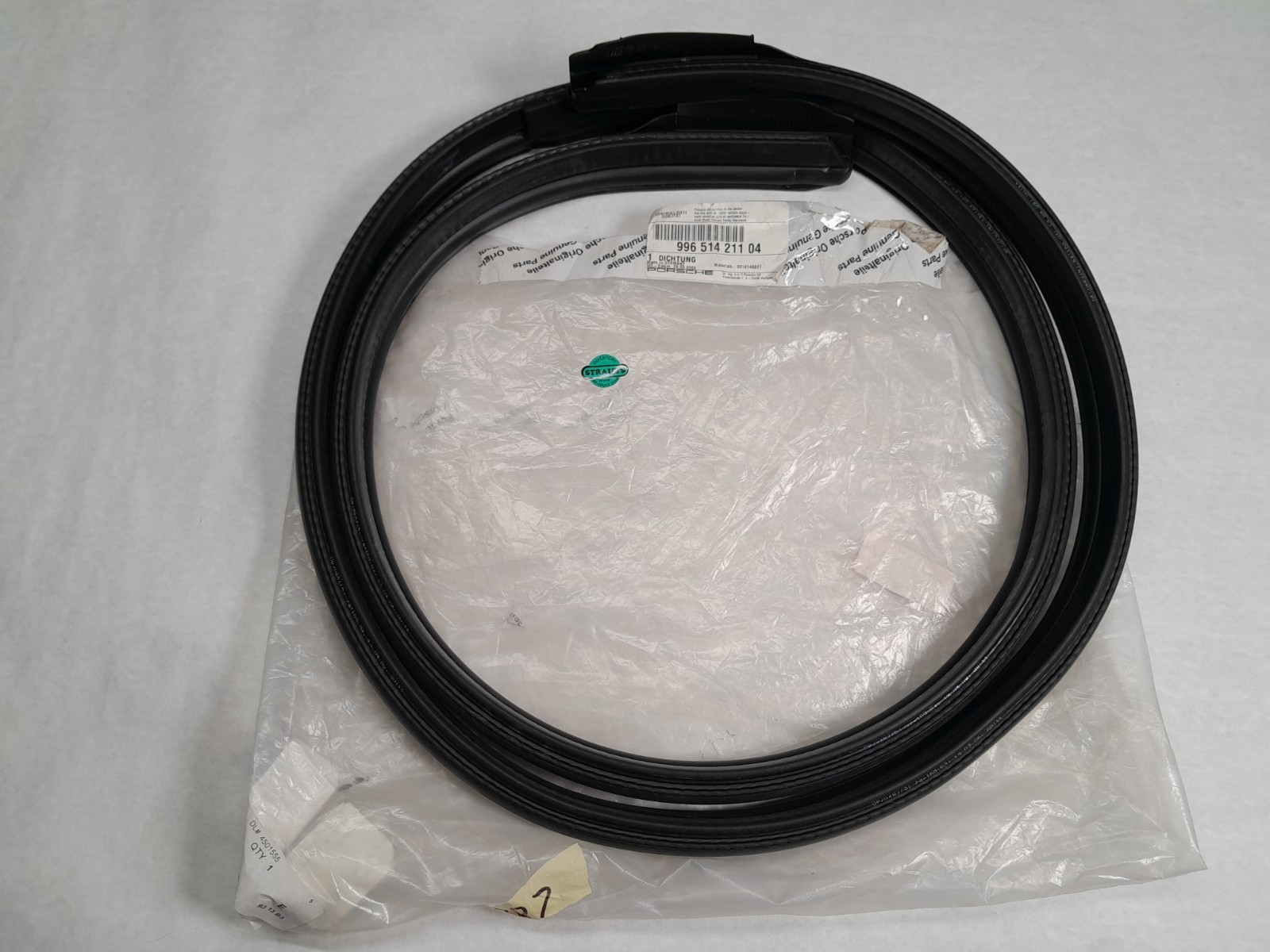 1999-2005 PORSCHE 911 996 CONVERTIBLE SOFT TOP BODY SEAL GASKET 99651421104