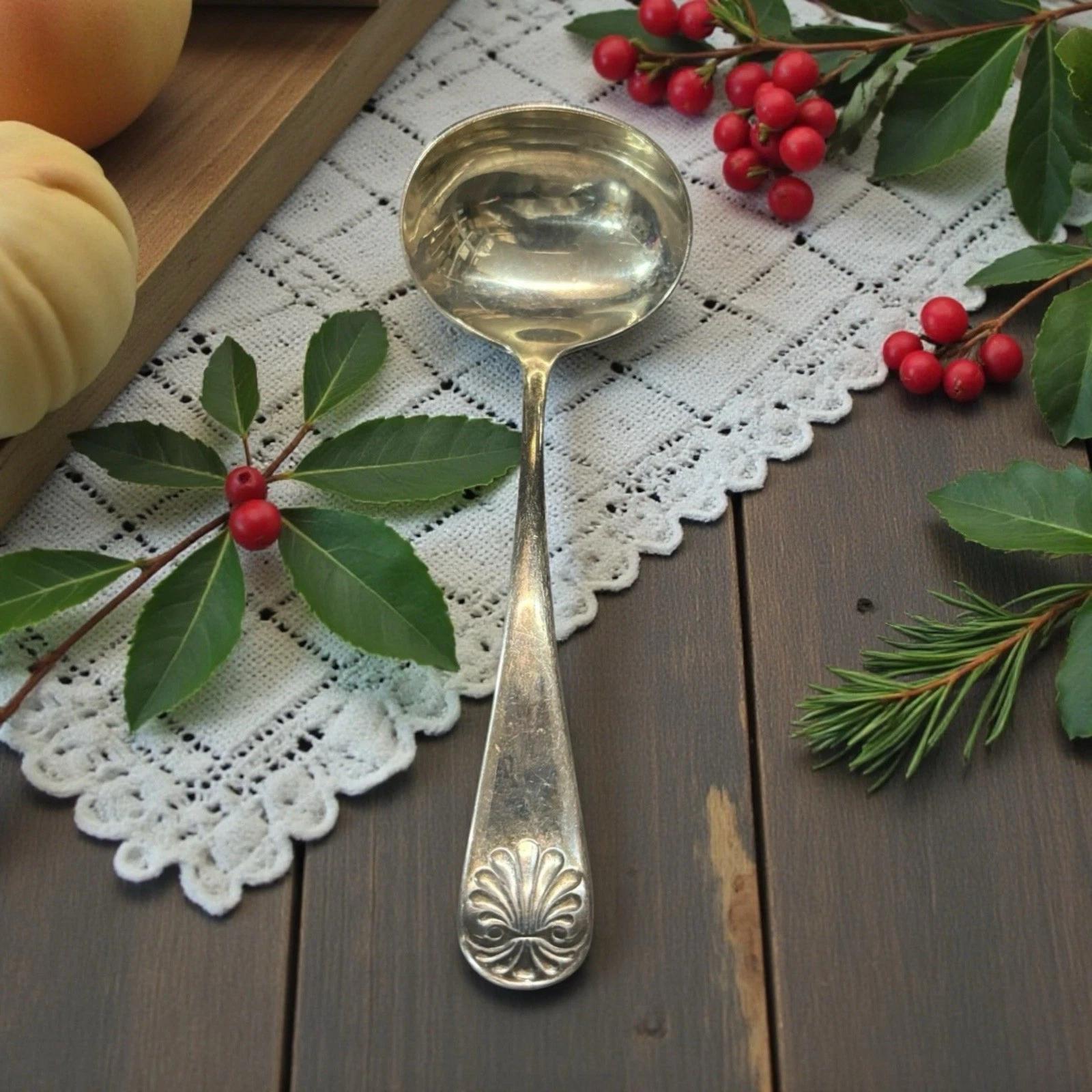 Vintage Wm A Rogers A 1 Shell Pattern 7" Silver Plated Ladle ` Fast Shipping
