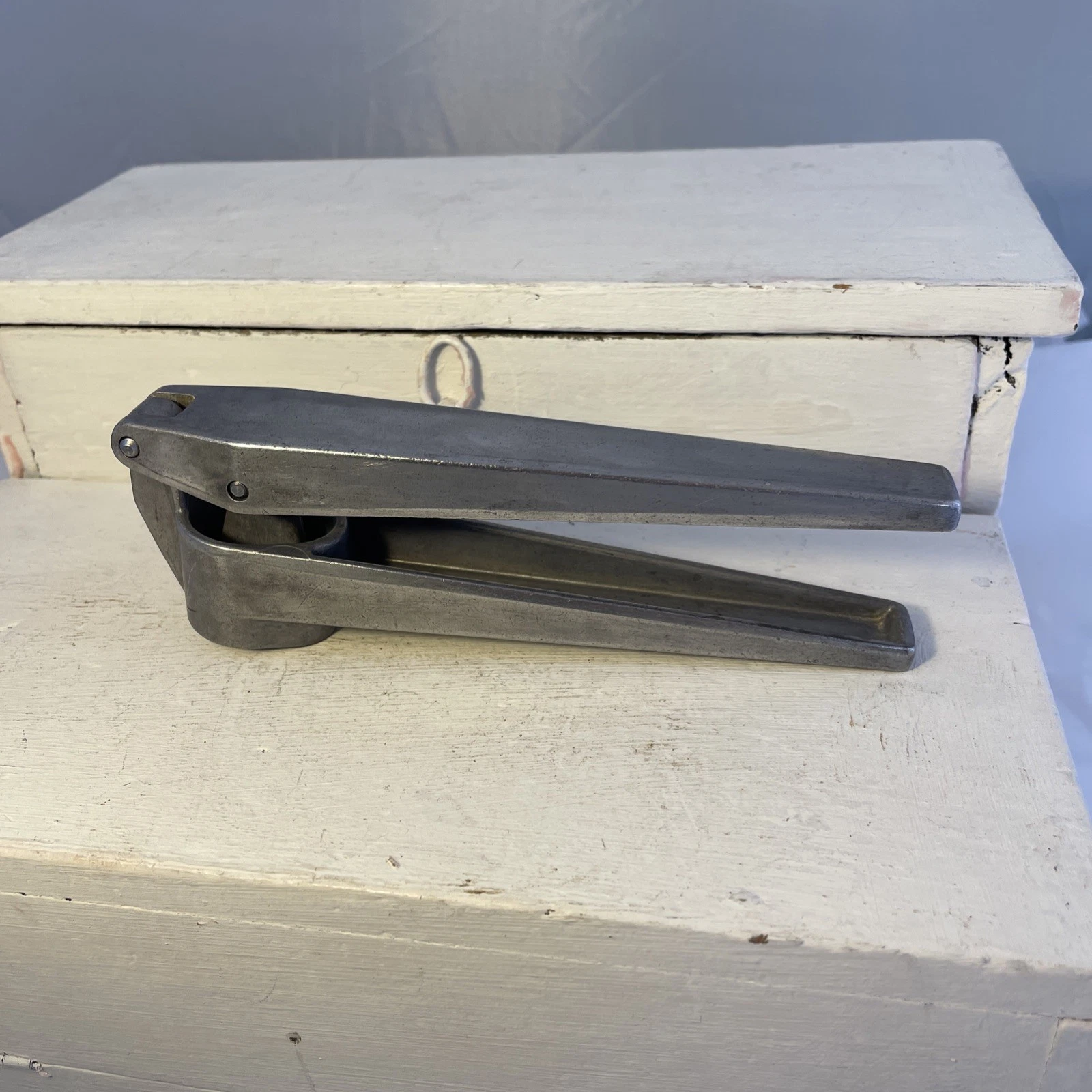 Vintage Zyliss Susi Switzerland Garlic Press. Aluminium
Opens in a new window or tab