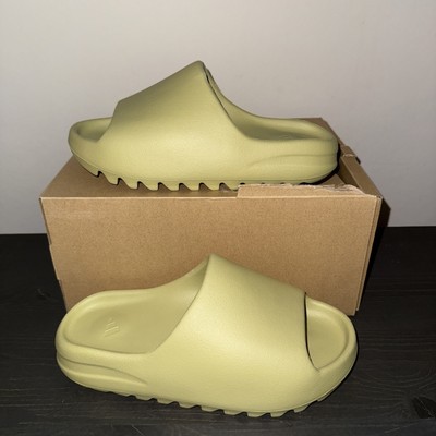 Yeezy Slide  FZ5904 Resin 2022 Size 8 New No Box