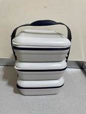 VTG Tupperware party carrier, come with 4 plates Excellent Condition