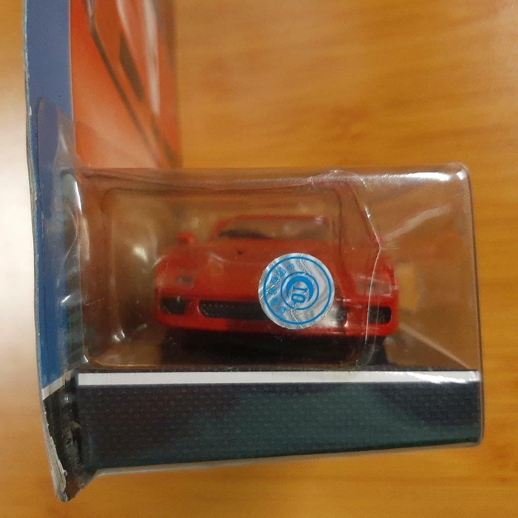 Ferrari F40 1/43スケール ミニカー ナンバー39 s-l400.jpg