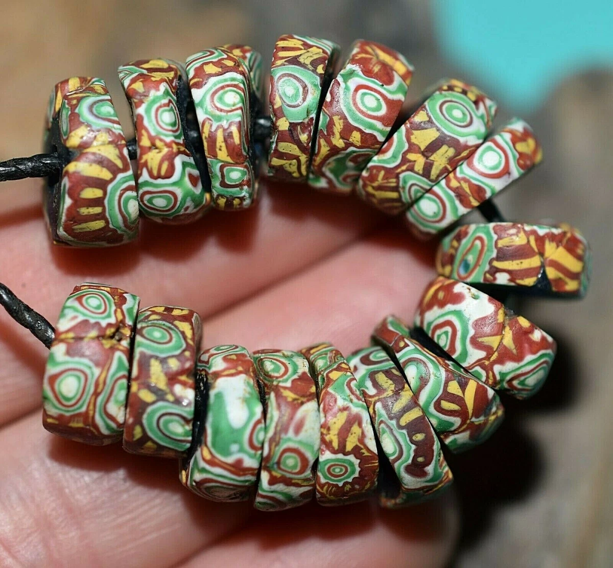 Glass clearance disc beads