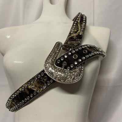 Blazin Roxx Women\'s Rhinestone Lined Concho Belt in Mossy Oak Size Small Blazin Roxx Women main image 2