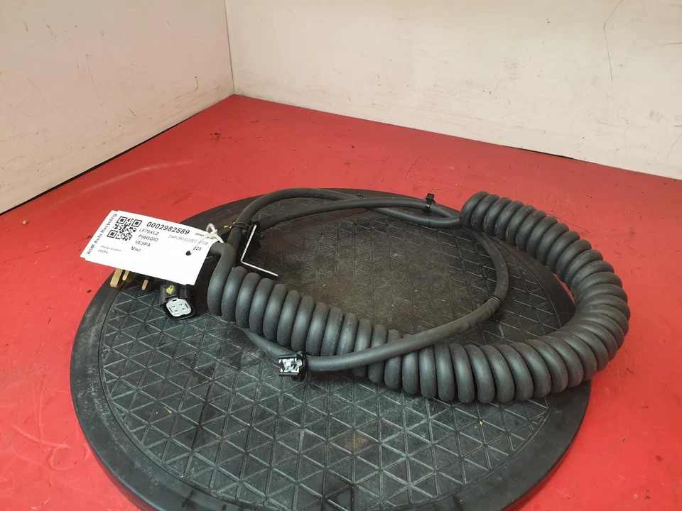 PIAGGIO VESPA ELETTRICA 2020 CHARGING CABLE - Image 3 of 4