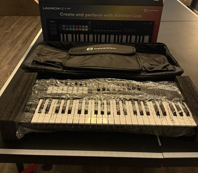 Novation Launchkey 49 MIDI Keyboard   Mint Condition (with Carrying Bag & Box)