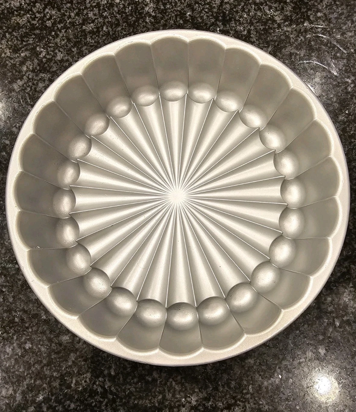 NEW Nordic Ware Charlotte Cake Pan Gold 6 Cup 1.4L
Opens in a new window or tab