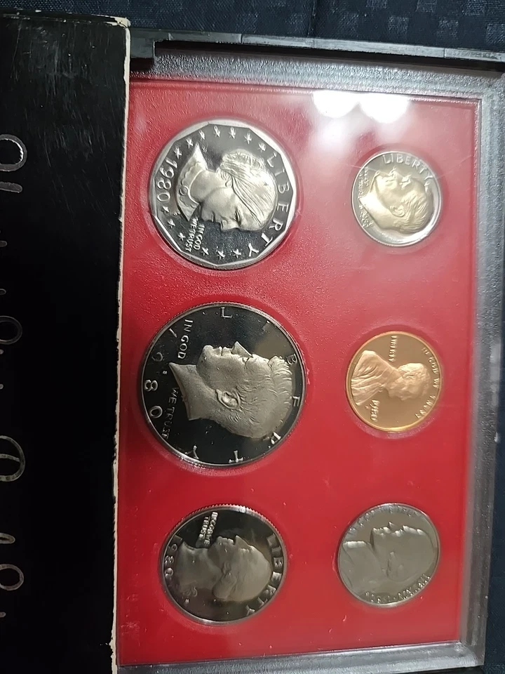 1980 & 1986 US Mint Proof Sets 11 Coins To Incude 1980 SBA DOLLAR - Image 3 of 3