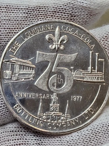 1977 LOUISIANA COCA-COLA 75 YEAR ANNIVERSARY  .999 SILVER ART ROUND  Weighs 27.7