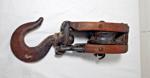 Antique Vintage Wood Pulley Block Tackle Iron Metal Sheave Hook Farm Barn Tool