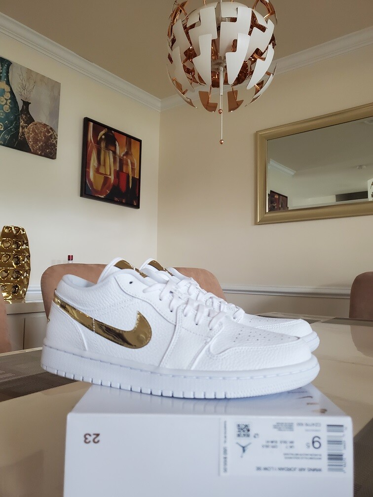 Womens Nike Air Jordan 1 Low SE White Metallic Gold Mid High Womens Nike Air Jordan 1 Low SE White Metallic Gold Mid High