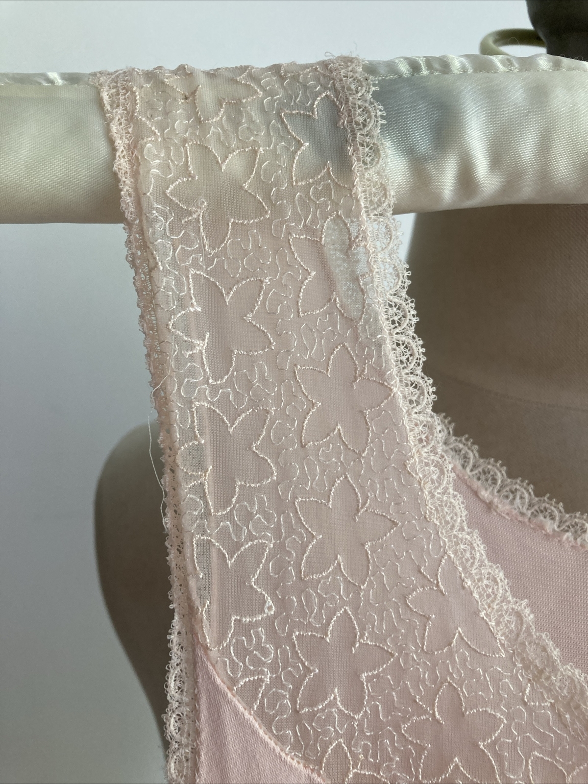 Rare Shell Pink Girl's Petticoat, Vintage 1940s/1950s, Lace Trim 5