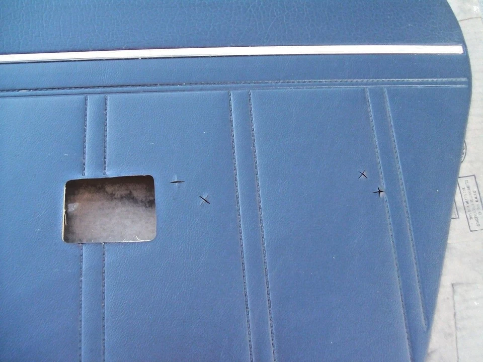 Nuevo de Lote Antiguo MoPar 1969 69 Plymouth Fury PANEL DE MOLDURA DE PUERTA TRASERA DERECHA 4 PUERTAS techo rígido Foto 2 de 4