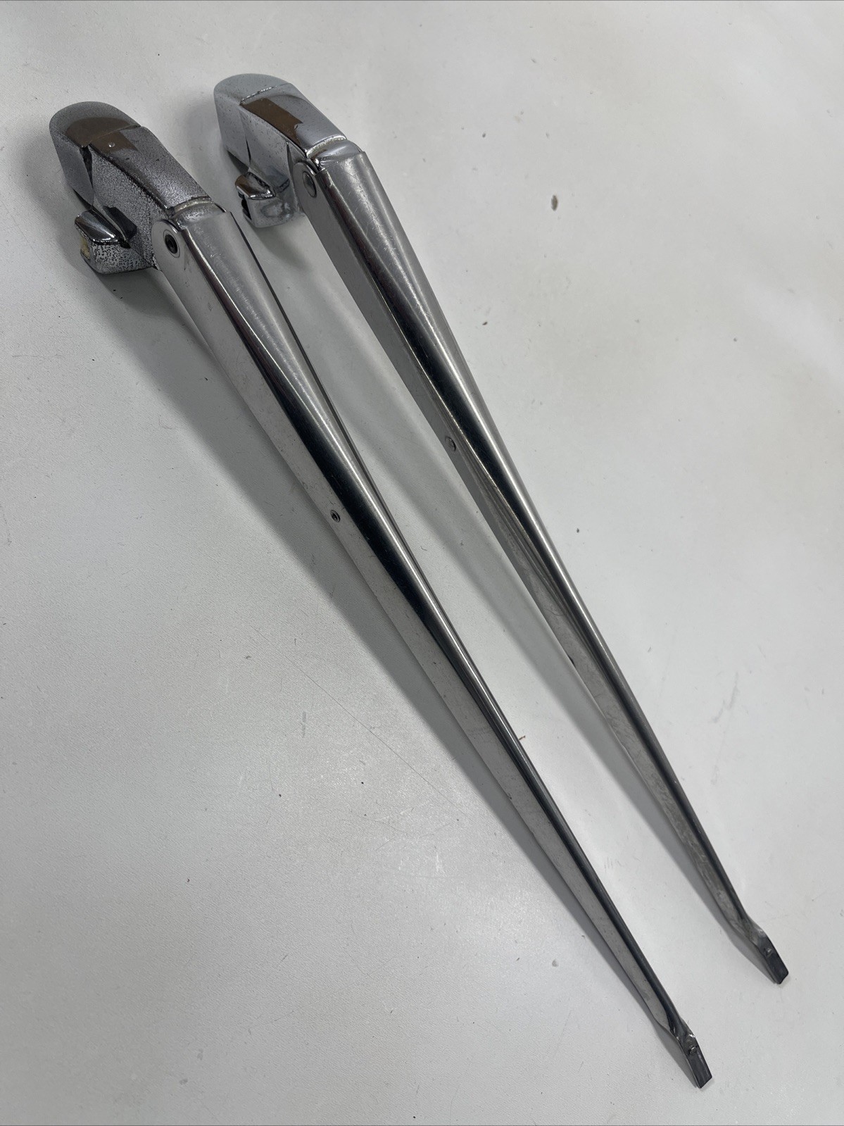1955 56 Cadillac L&R Trico Wiper Arms   L5
