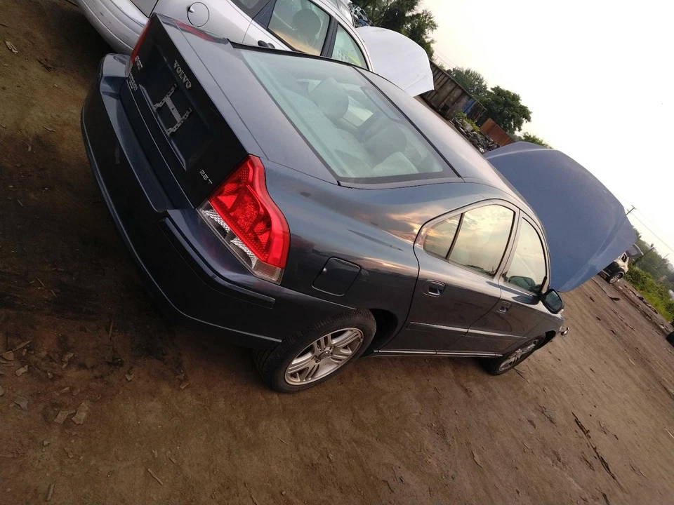 Volvo S60 V70 XC70 2008 guardabarros derecho azul 427401 usado 139 k millas Foto 4 de 4