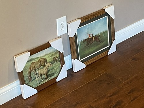🔥 2 Vintage gerahmte Pferdedrucke - Ole Larsen "Ein neuer Freund" plus unbekannter Druck - Bild 2 von 10