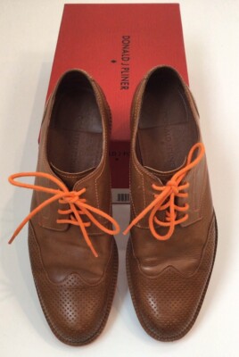 Donald J Pliner Men display picture 1
