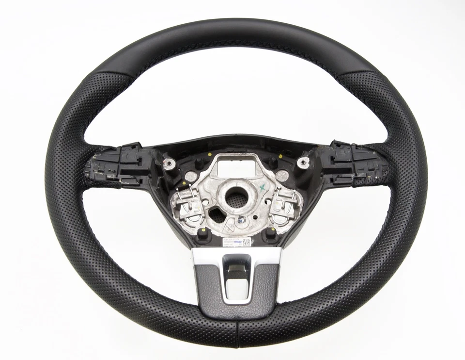 Funda volante cuero Volkswagen Tiguan I año 2013 NUEVO CUERO Foto 4 de 4