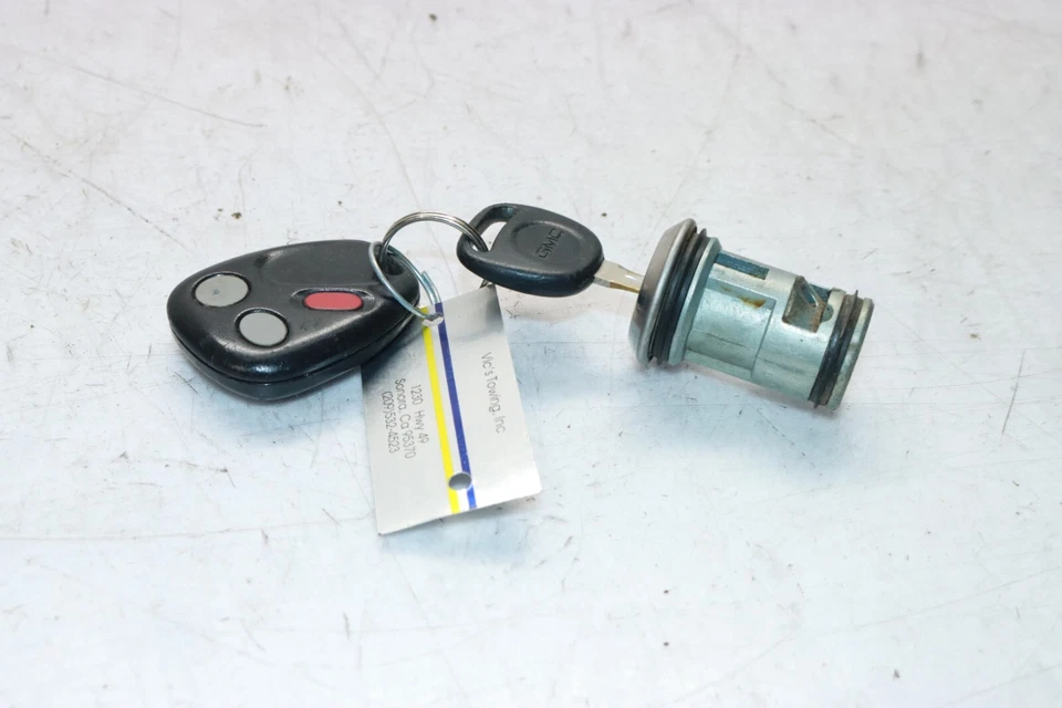 2003-2005 GMC SIERRA SILVERADO 6.6L IGNITION SWITCH CYLINDER & KEY FOB REM Y8431 - Image 3 of 4