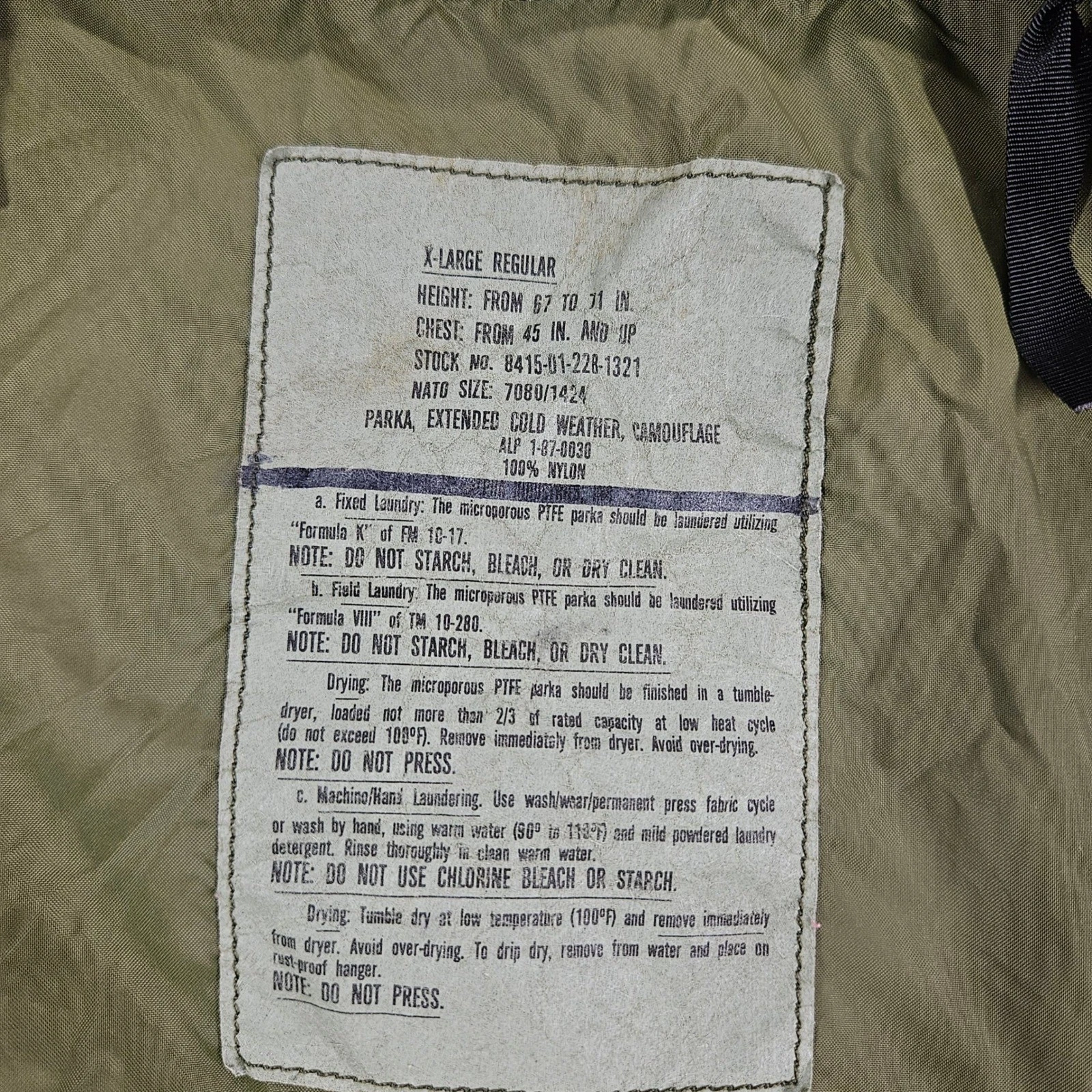 US Military Extended Cold Weather Parka Mens XL Hooded Camo Woodland Jacket - product detail image 2