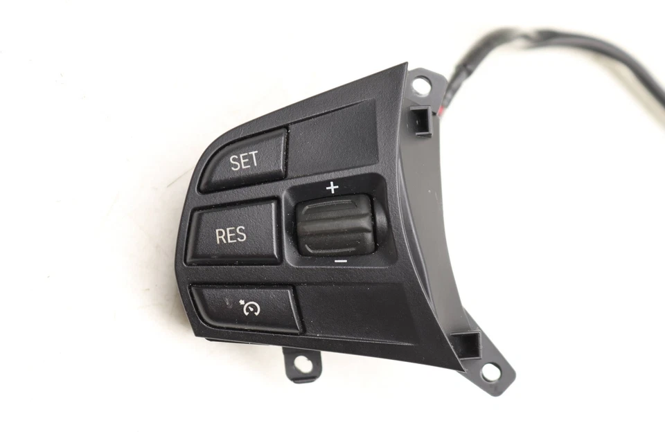 BMW 330I XDRIVE 2017-2018 - Juego de interruptores de control del volante 9261861 Foto 2 de 4