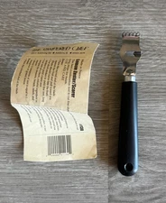 The Pampered Chef Lemon Zester Scorer #1130 Deglon Decozest Made in France